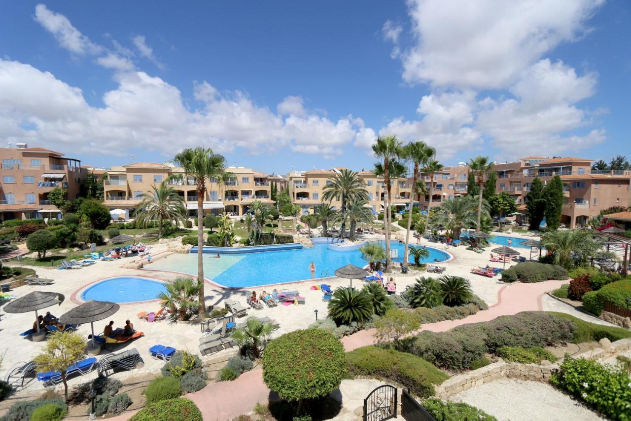 Limnaria Gardens Two Bedroom Apartment With Balcony Paphos Extérieur photo