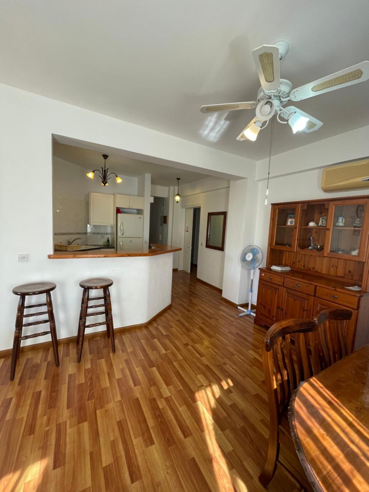 Limnaria Gardens Two Bedroom Apartment With Balcony Paphos Extérieur photo