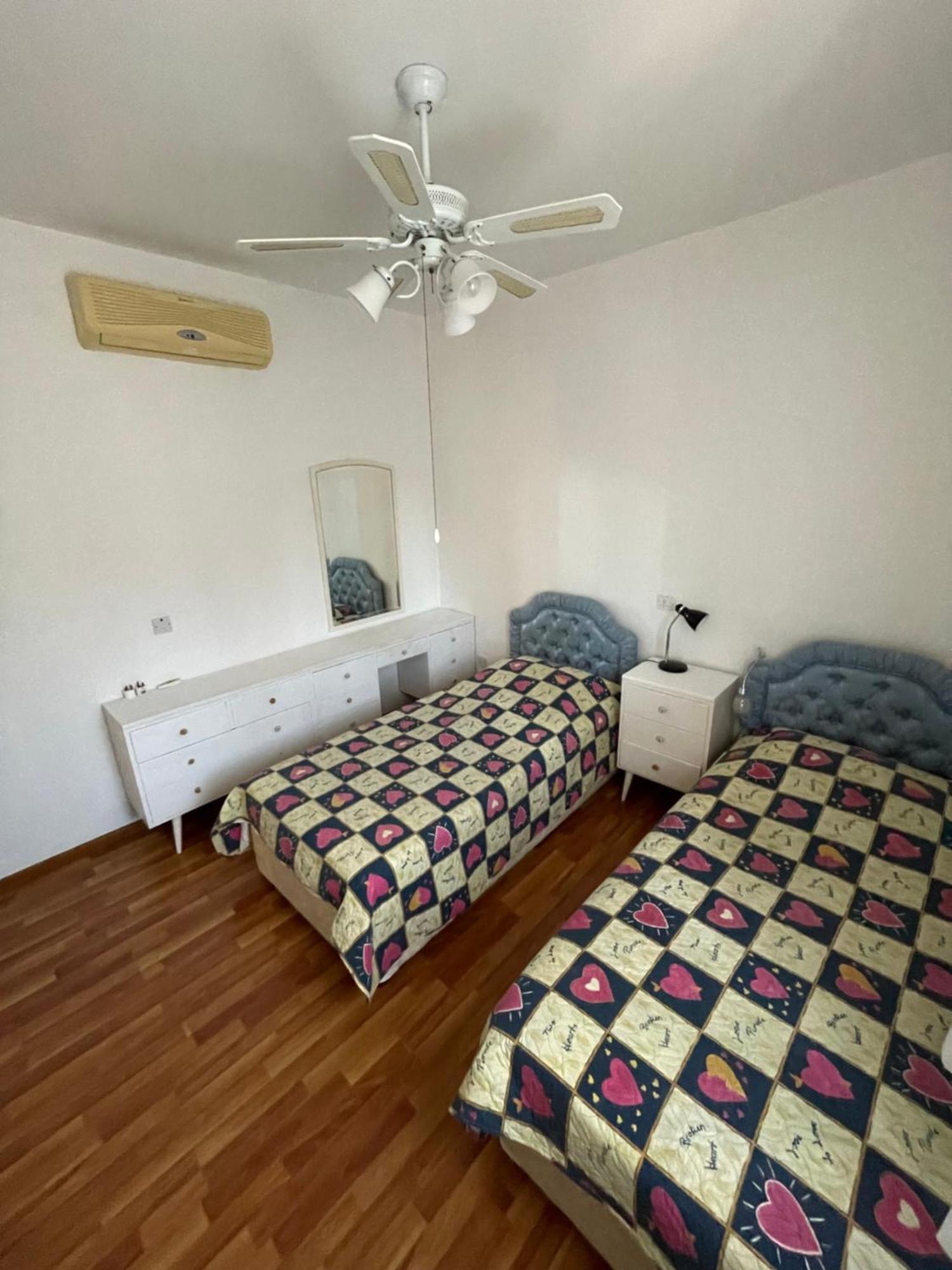 Limnaria Gardens Two Bedroom Apartment With Balcony Paphos Extérieur photo